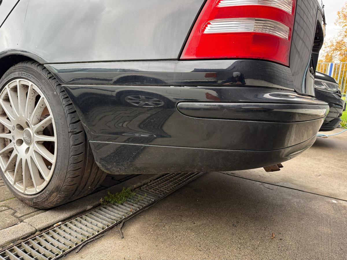 Mercedes C Klasse W203 original Stoßstange Stoßfänger hinten 040 Schwarz Kombi BJ04